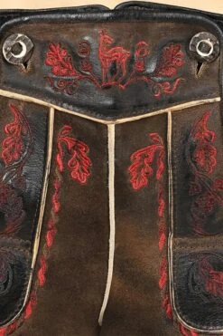 Lederhose Kurz Mit Gürtel Braun Rot Bestickt SSV Jahn Regensburg 009809 -Modegeschäft moser lederhose kurz mit guertel braun rot bestickt ssv jahn regensburg 009809 6 1200x1200