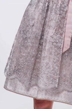 Mini Dirndl 60 Cm Champagner Taupe Sophie 014963 5 Mini Dirndl 60 Cm Champagner Taupe Sophie 014963 -Modegeschäft moser mini dirndl 60cm champagner taupe sophie 014963 3 1200x1200